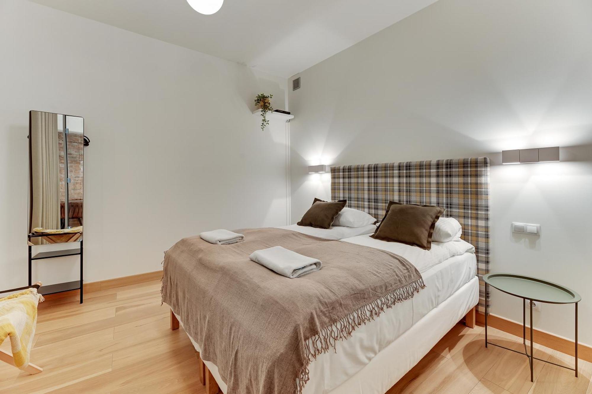 Pure - Location - By Grand Apartment *